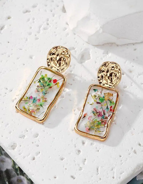 Load image into Gallery viewer, Colorful Dried Flower Earring Unique Epoxy Resin Pressed Flower Earring Women Natural Floral Geometric Boho Earring Wholesale
