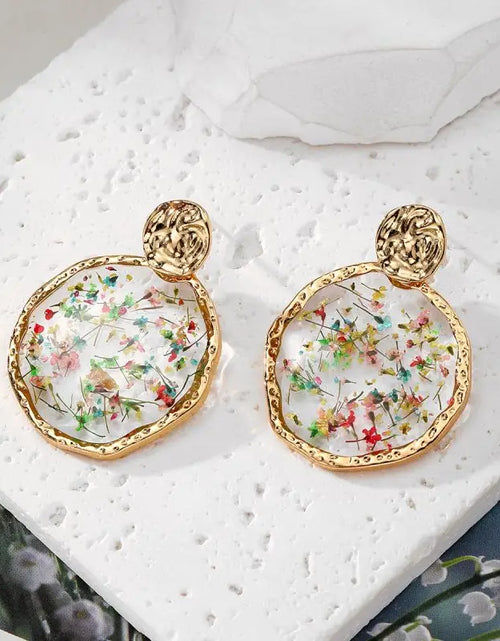 Load image into Gallery viewer, Colorful Dried Flower Earring Unique Epoxy Resin Pressed Flower Earring Women Natural Floral Geometric Boho Earring Wholesale

