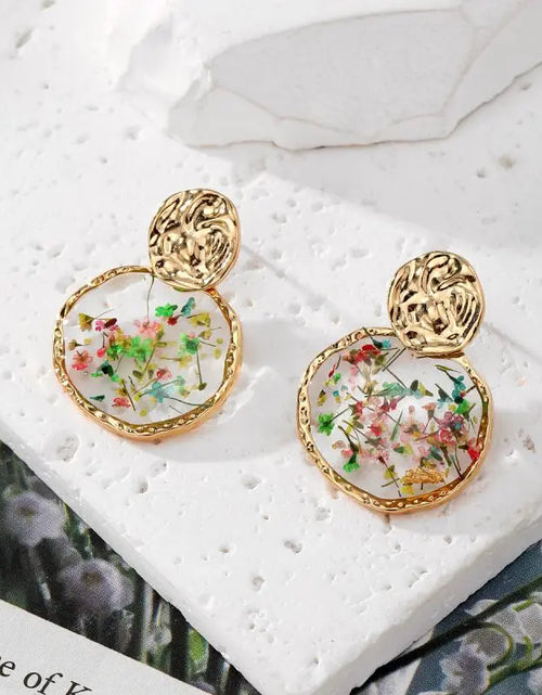 Load image into Gallery viewer, Colorful Dried Flower Earring Unique Epoxy Resin Pressed Flower Earring Women Natural Floral Geometric Boho Earring Wholesale

