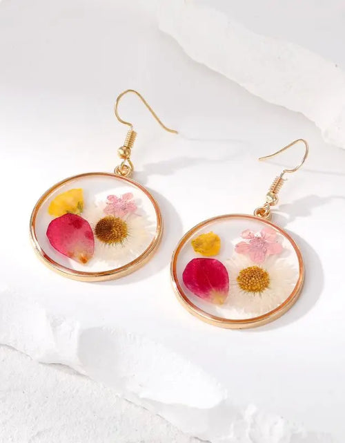 Load image into Gallery viewer, Handmaking Epoxy Resin Earrings With Flower Inside Unique Pressed Flower Earring Elegant Irregular Round Earrings Wholesale 2024
