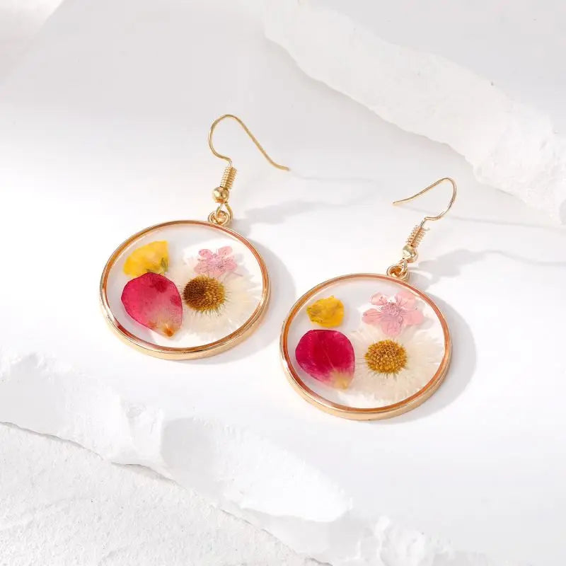 Handmaking Epoxy Resin Earrings With Flower Inside Unique Pressed Flower Earring Elegant Irregular Round Earrings Wholesale 2024