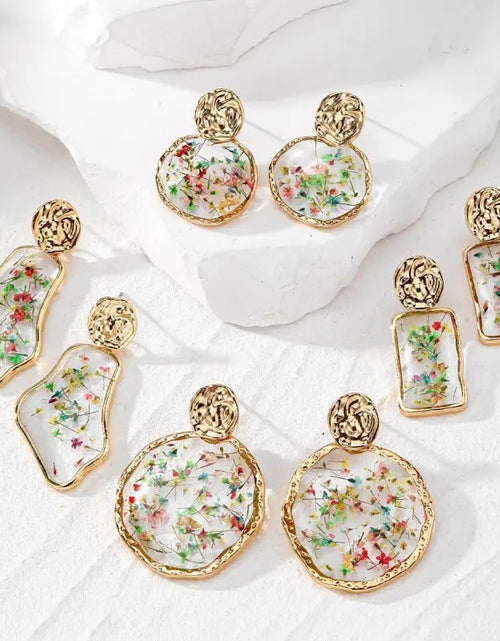 Load image into Gallery viewer, Colorful Dried Flower Earring Unique Epoxy Resin Pressed Flower Earring Women Natural Floral Geometric Boho Earring Wholesale

