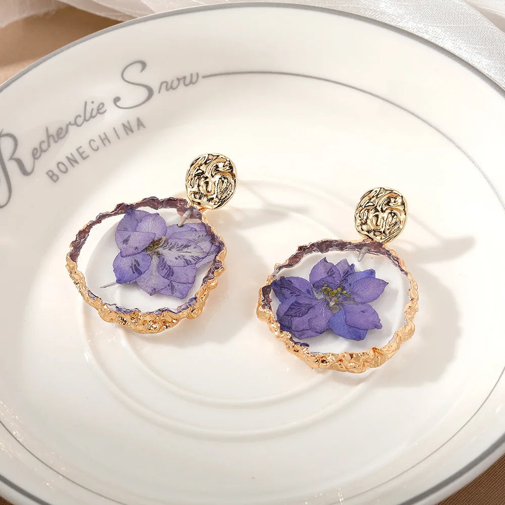 Handmaking Epoxy Resin Earrings With Flower Inside Unique Pressed Flower Earring Elegant Irregular Round Earrings Wholesale 2024