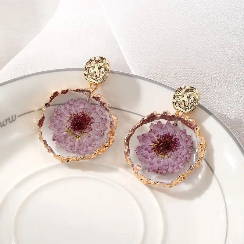 Handmaking Epoxy Resin Earrings With Flower Inside Unique Pressed Flower Earring Elegant Irregular Round Earrings Wholesale 2024