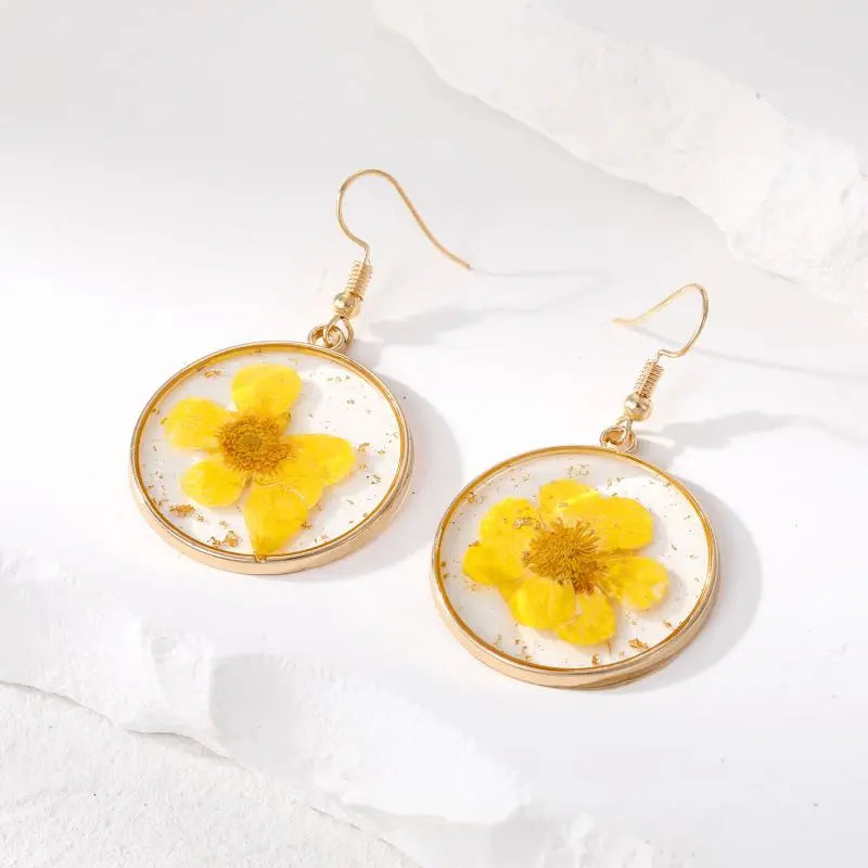 Handmaking Epoxy Resin Earrings With Flower Inside Unique Pressed Flower Earring Elegant Irregular Round Earrings Wholesale 2024